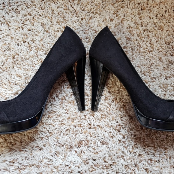 Fioni Black Open Toe Heels - Picture 3 of 5